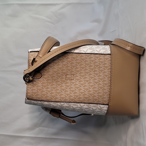 Michel Kors Signature Mercer Convertible Crossbody Bag - Picture 5 of 6